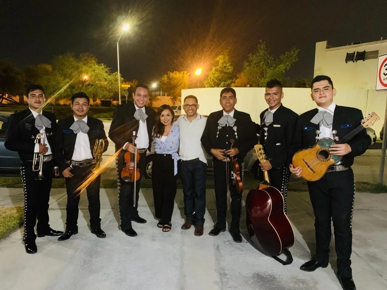 Guitarrón de mariachi